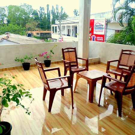Lion Rest Hotel Anuradhapura Bagian luar foto