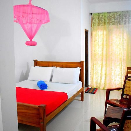 Lion Rest Hotel Anuradhapura Bagian luar foto