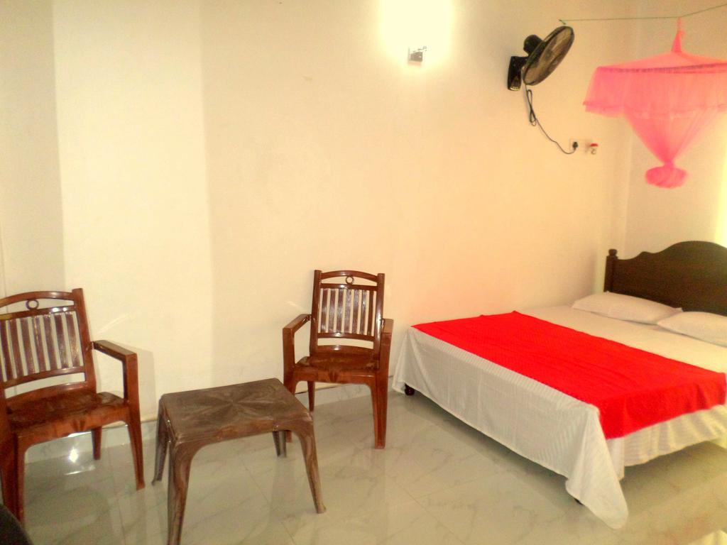 Lion Rest Hotel Anuradhapura Bagian luar foto