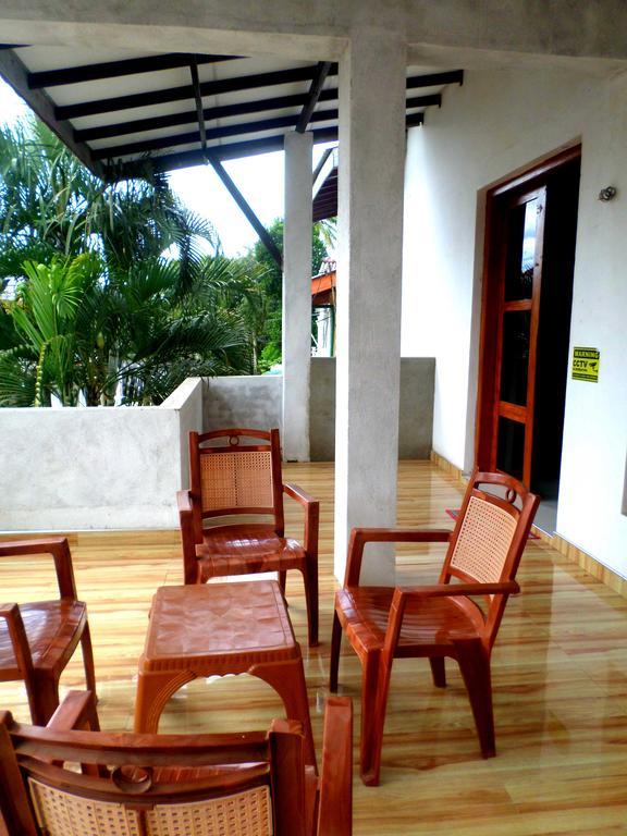 Lion Rest Hotel Anuradhapura Bagian luar foto