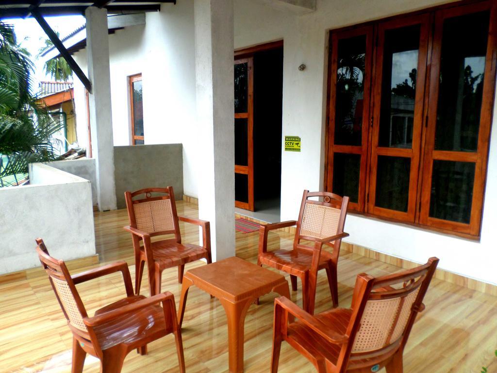 Lion Rest Hotel Anuradhapura Bagian luar foto