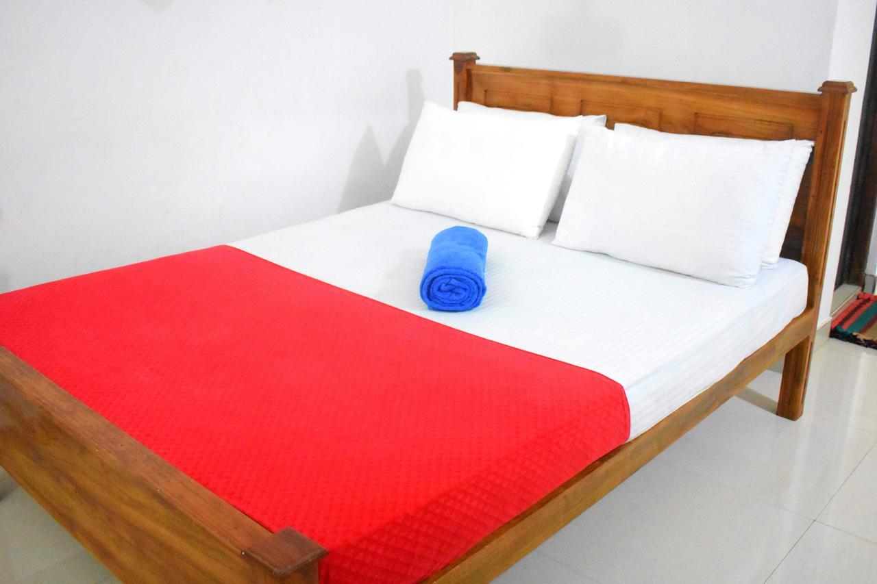 Lion Rest Hotel Anuradhapura Bagian luar foto
