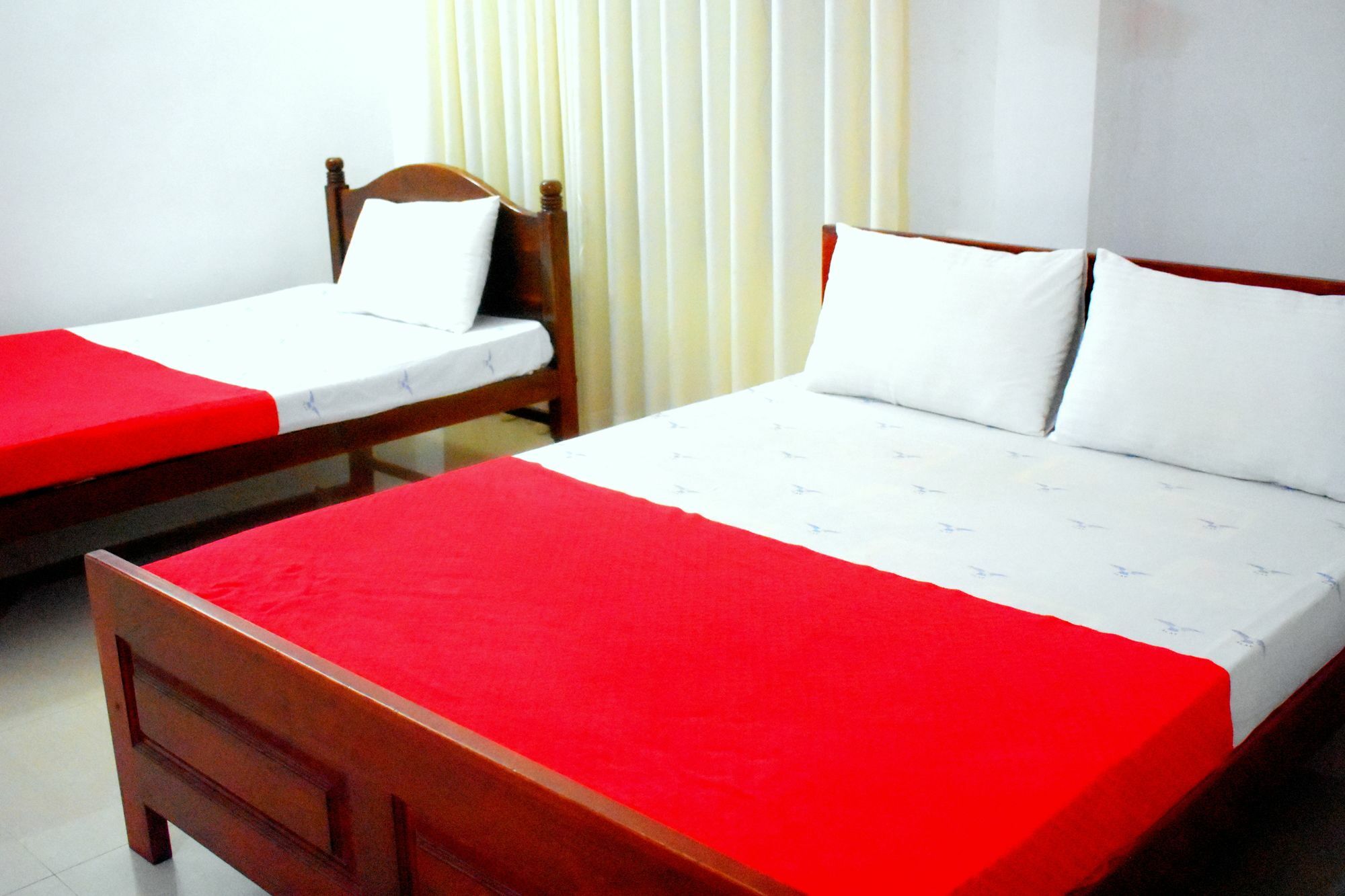 Lion Rest Hotel Anuradhapura Bagian luar foto