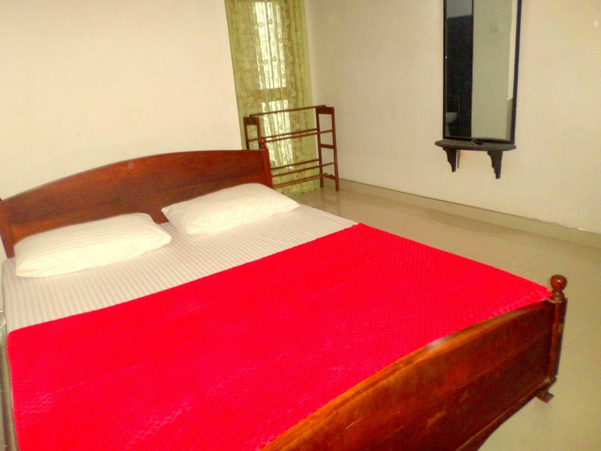 Lion Rest Hotel Anuradhapura Bagian luar foto