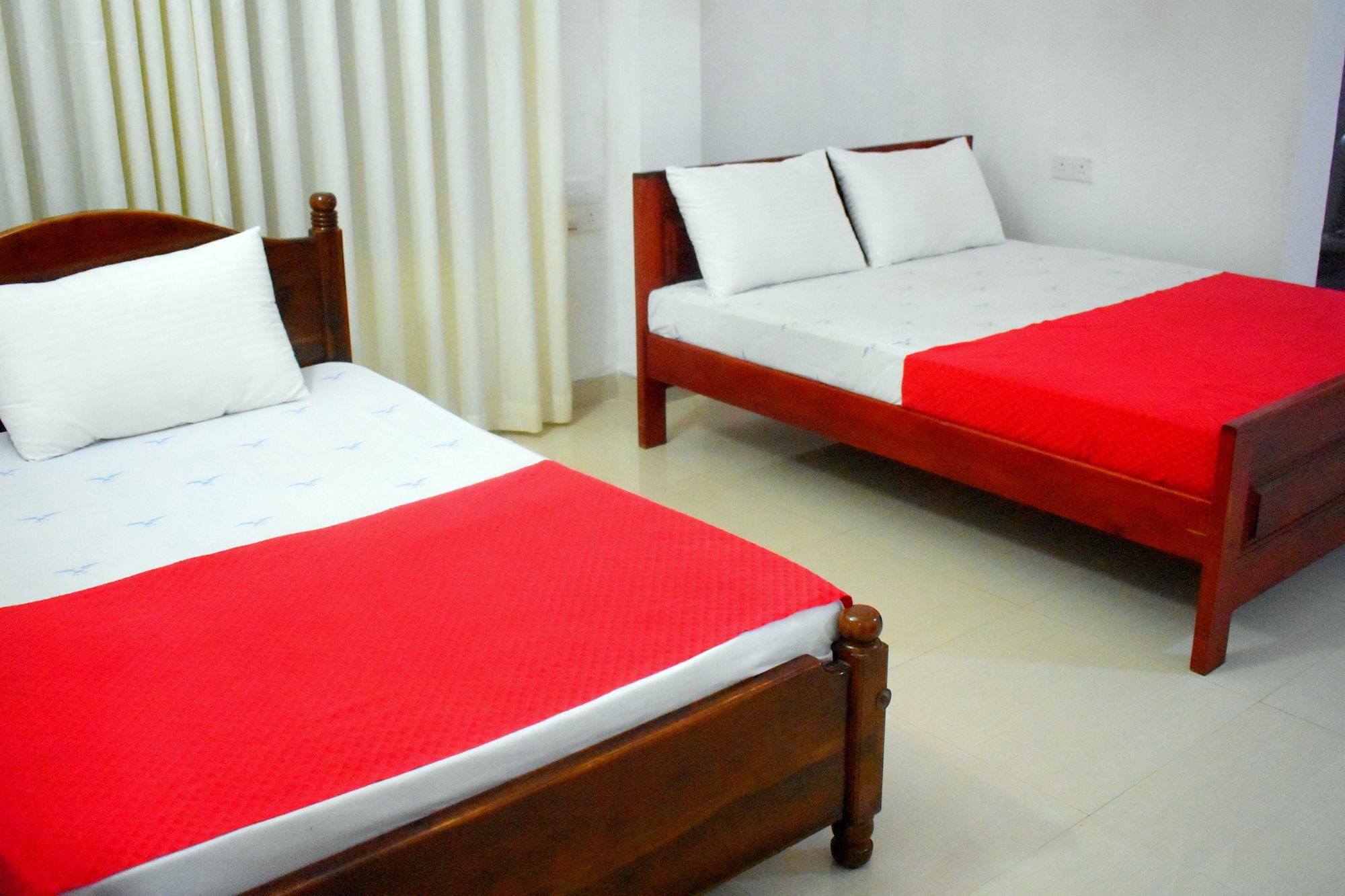 Lion Rest Hotel Anuradhapura Bagian luar foto